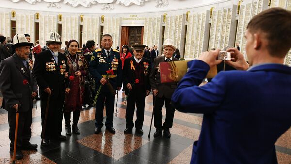 Бал Победителей в Музее Победы - Sputnik Кыргызстан