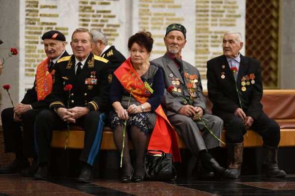 Бал Победителей в Музее Победы - Sputnik Кыргызстан