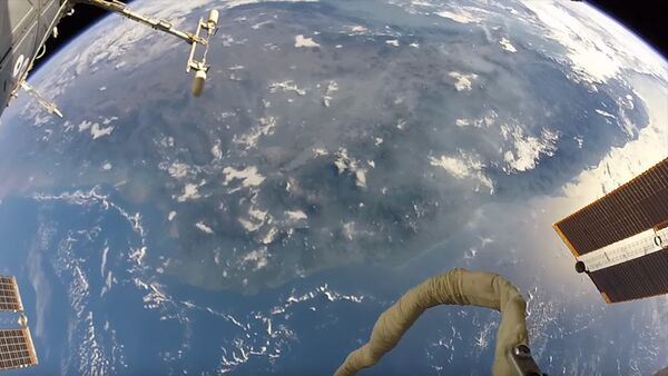 Вау! Вид на Землю из открытого космоса показал астронавт NASA - Sputnik Кыргызстан