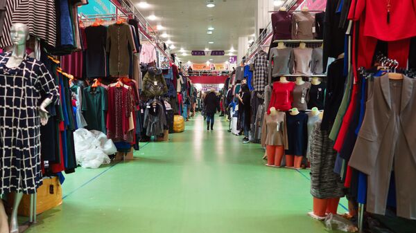 Экспортко чыккан аялдардын сырт кийими. Архивдик сүрөт - Sputnik Кыргызстан