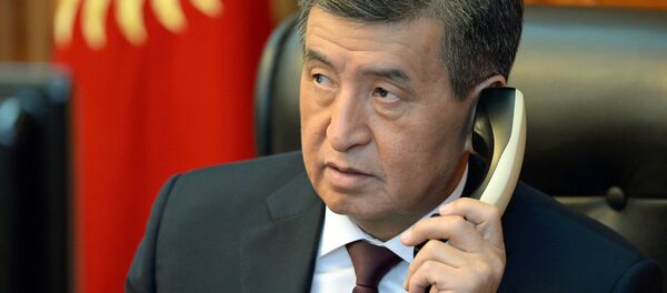 Кыргызстандын президенти Сооронбай Жээнбековдун архивдик сүрөтү - Sputnik Кыргызстан