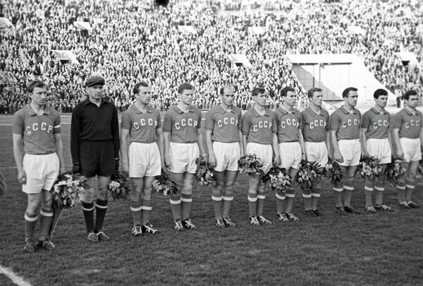 Сборная СССР - триумфаторы Чемпионата Европы 1960 года - Sputnik Кыргызстан