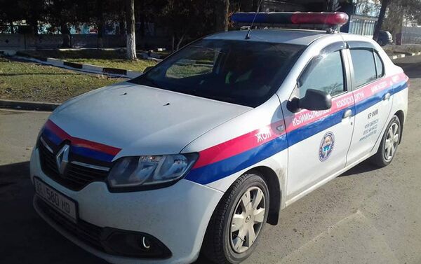 Также на патрульной машине изменилась надпись — теперь на ней будет написано Отдел обеспечения безопасности дорожного движения. - Sputnik Кыргызстан