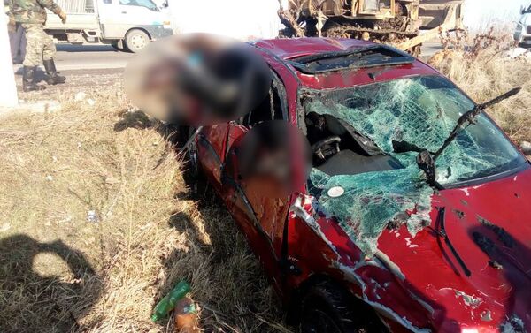 Происшествие случилось в понедельник в 13.35 в районе Токмока — на 38-м километре автотрассы. - Sputnik Кыргызстан