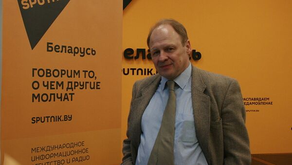Известный российский журналист, политический обозреватель, один из первых ведущих программы Вести Александр Гурнов - Sputnik Кыргызстан