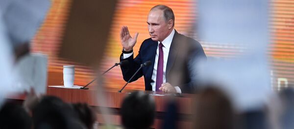 Ежегодная большая пресс-конференция президента РФ Владимира Путина - Sputnik Кыргызстан