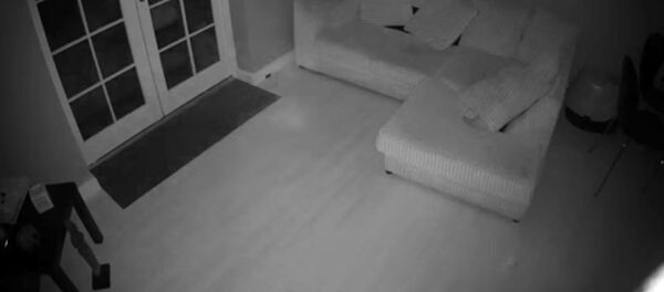 Британиядагы эски үйдө арбак видеого түшүп калган - Sputnik Кыргызстан