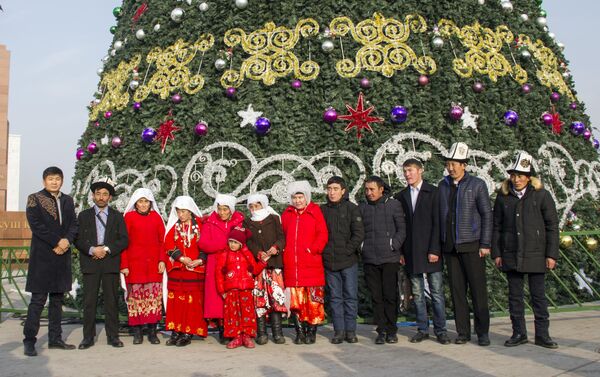 Как сообщил глава Ассоциации этнических кыргызов Музафар Абдуллаев, они приехали в столицу по приглашению 15 декабря. - Sputnik Кыргызстан