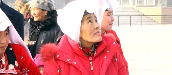 Бишкектин Ала-Тоосун көрүп таң калган памирлик кыргыздардын видеосу - Sputnik Кыргызстан