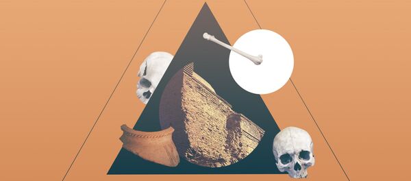 Айланага бүт сөөк көмүлгөн... Мугалим Кыргызстанда жоголгон шаардын изин тапканда - Sputnik Кыргызстан