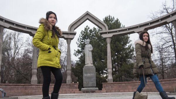 Памятник Курманжан-Датки в Бишкеке - Sputnik Кыргызстан