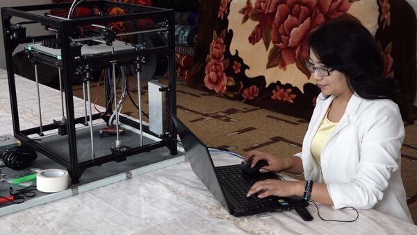 Бишкекчанка Салтанат Алиева собрала 3D-принтер - Sputnik Кыргызстан