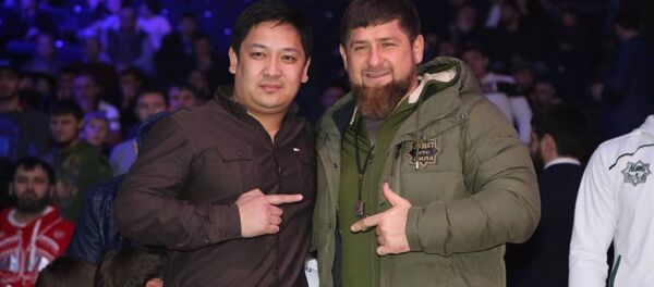 Главе Чеченской Республики Рамзану Кадырову подарили пояс абсолютного чемпиона Всемирной федерации борьбы кулатуу эр-таймаш (World Ertaymash Federation — WEF) - Sputnik Кыргызстан