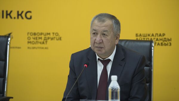 Өзгөчө кырдаалдар министри Кубатбек Боронов маалымат жыйын учурда - Sputnik Кыргызстан