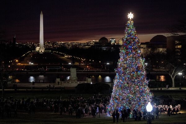 Церемония освещения Рождественской елки в Вашингтоне - Sputnik Кыргызстан