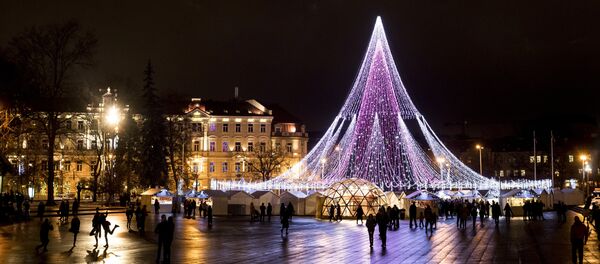 Рождественская елка в Вильнюсе - Sputnik Кыргызстан