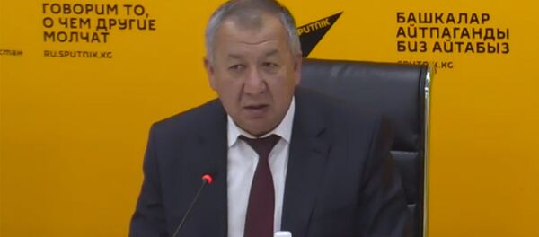 Оползень в Узгене: 40 семей не покидают село даже после гибели 24 человек Оползень в Узгене: 40 семей не покидают село даже после гибели 24 человек - Sputnik Кыргызстан