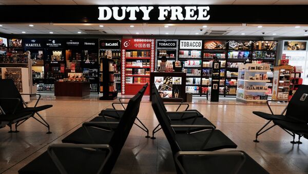 Магазин беспошлинной торговли (duty free) в аэропорту. Архивное фото - Sputnik Кыргызстан