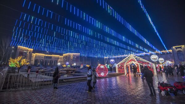 Новогоднее оформление площади Ала-Тоо в Бишкеке. Архивное фото - Sputnik Кыргызстан