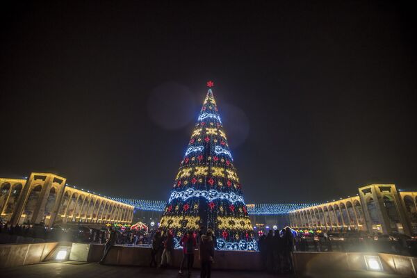 Новогоднее оформление Бишкека - Sputnik Кыргызстан