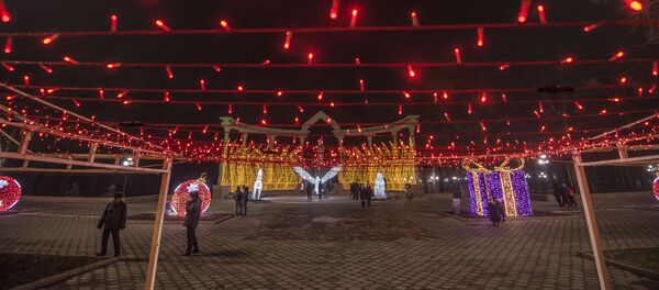 Новогоднее оформление площади Ала-Тоо в Бишкеке. Архивное фото - Sputnik Кыргызстан