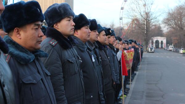 Сотрудники столичной милиции. Архивное фото - Sputnik Кыргызстан