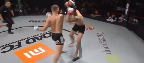 Кулакка тээп, сулата чапты! Рафаэль Физиевдин Кореядагы жеңиши - Sputnik Кыргызстан