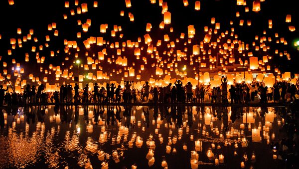 Фестиваль огней в Таиланде - Sputnik Кыргызстан