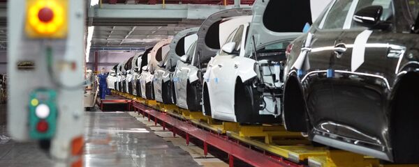 Линия сборки автомобилей Hyundai и KIA. Архивное фото Линия сборки автомобилей Hyundai и KIA. Архивное фото - Sputnik Кыргызстан