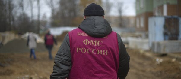 Россиянын ФМС кызматкери. Архив - Sputnik Кыргызстан