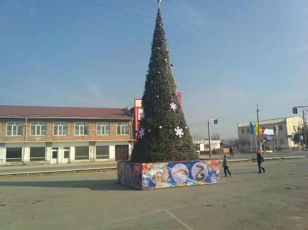 Новогоднее оформление городов Кыргызстана. Баткен - Sputnik Кыргызстан