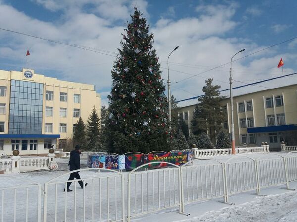 Новогоднее оформление городов Кыргызстана. Нарын - Sputnik Кыргызстан