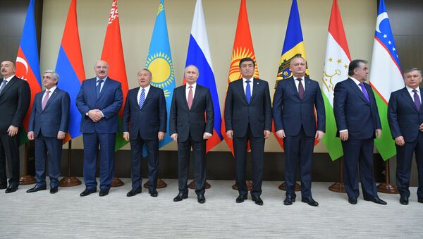 Президент РФ В. Путин принял участие в неформальной встрече глав государств СНГ - Sputnik Кыргызстан