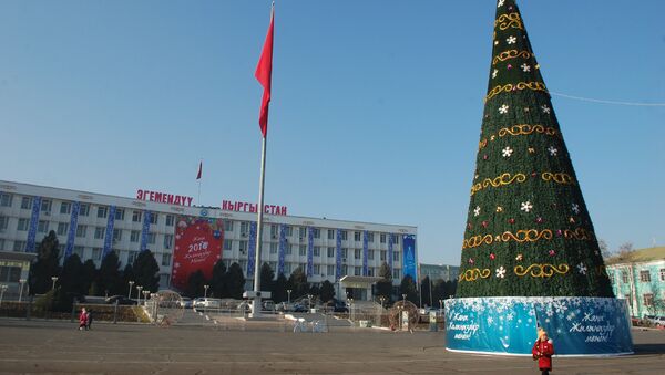 Ош шаарынын аянтындагы жаң жылдык балаты - Sputnik Кыргызстан