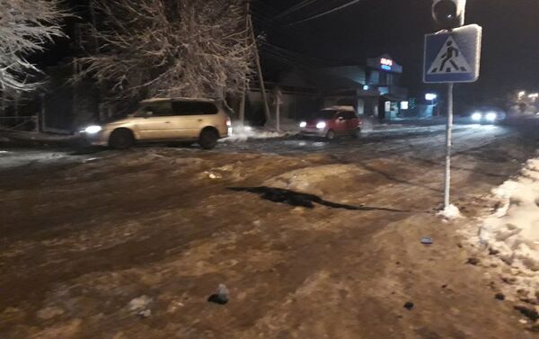 Один из бишкекчан пожаловался на искусственную неровность на улице Киргизской - Sputnik Кыргызстан