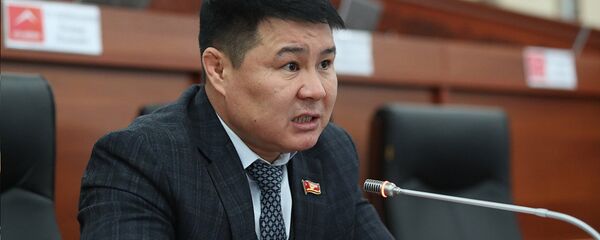 Жогорку Кеңештин депутаты Тазабек Икрамов. Архив - Sputnik Кыргызстан