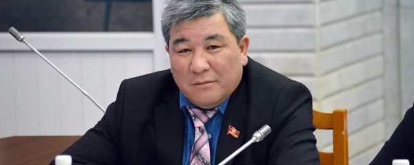 КСДП фракциясынын депутаты Рыскелди Момбековдун архивдик сүрөтү - Sputnik Кыргызстан