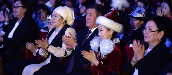 Президентская елка для школьников в Национальной филармонии имени Токтогула Сатылганова - Sputnik Кыргызстан