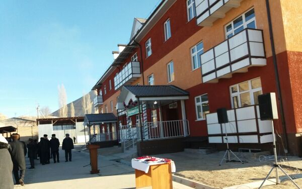 Вручение квартиры для сотрудников ГПС и ГСИН в Нарыне - Sputnik Кыргызстан