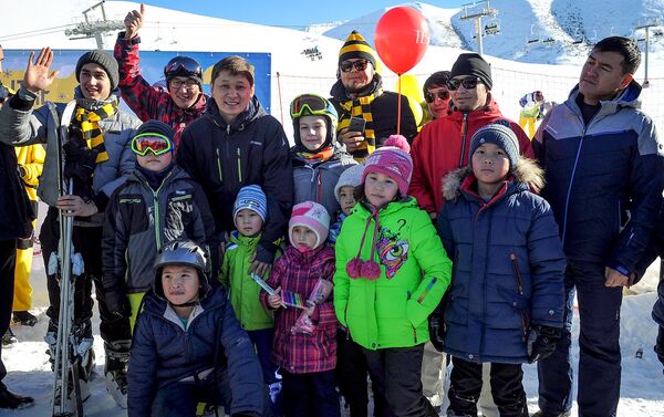 С каждым годом растет число иностранных туристов и кыргызстанцев, которые увлекаются зимними видами спорта. - Sputnik Кыргызстан