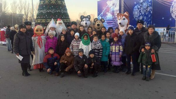 Посещение 23 круглых сирот площади Ала-Тоо в Бишкеке - Sputnik Кыргызстан