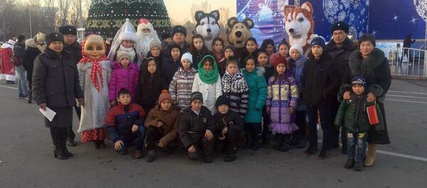 Посещение 23 круглых сирот площади Ала-Тоо в Бишкеке - Sputnik Кыргызстан