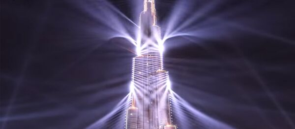 Красота какая! Самое масштабное лазерное шоу в Дубае — видео Красота какая! Самое масштабное лазерное шоу в Дубае — видео - Sputnik Кыргызстан