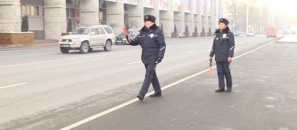 Сотрудники ГУОБДД вышли на работу в новой форме — видео - Sputnik Кыргызстан