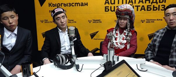 Памирлик кыргыз Фазылхак: сурап алар өлкөбүз бар, эми пас болбойбуз. Видеомаек - Sputnik Кыргызстан