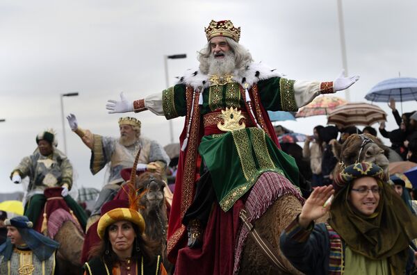 Традиционный фестиваль Парад трёх Королей в Барселоне - Sputnik Кыргызстан