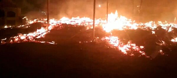 Сгорел ресторан на Иссык-Куле, очевидцы утверждают, что был взрыв - Sputnik Кыргызстан