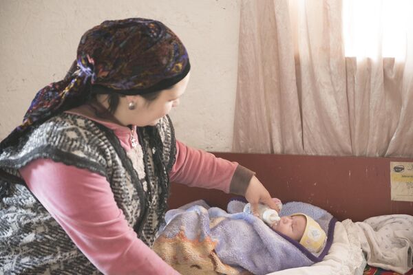 Жизнь многодетной матери-одиночки  - Sputnik Кыргызстан