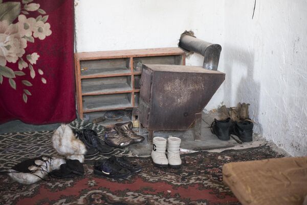 Жизнь многодетной матери-одиночки  - Sputnik Кыргызстан