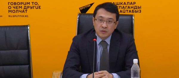 Лучше не вкладывать в криптовалюту без совета профессионала — эксперт - Sputnik Кыргызстан